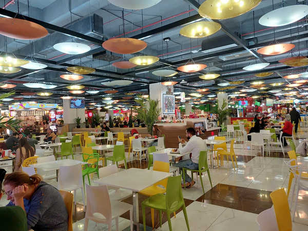 Megamall Armenia food court